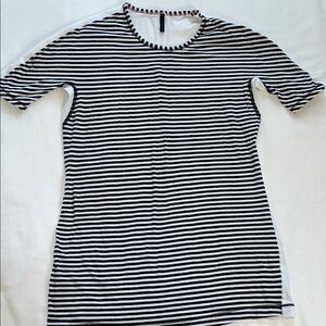 Lululemon black and white stripe short sleeve top in size 8
